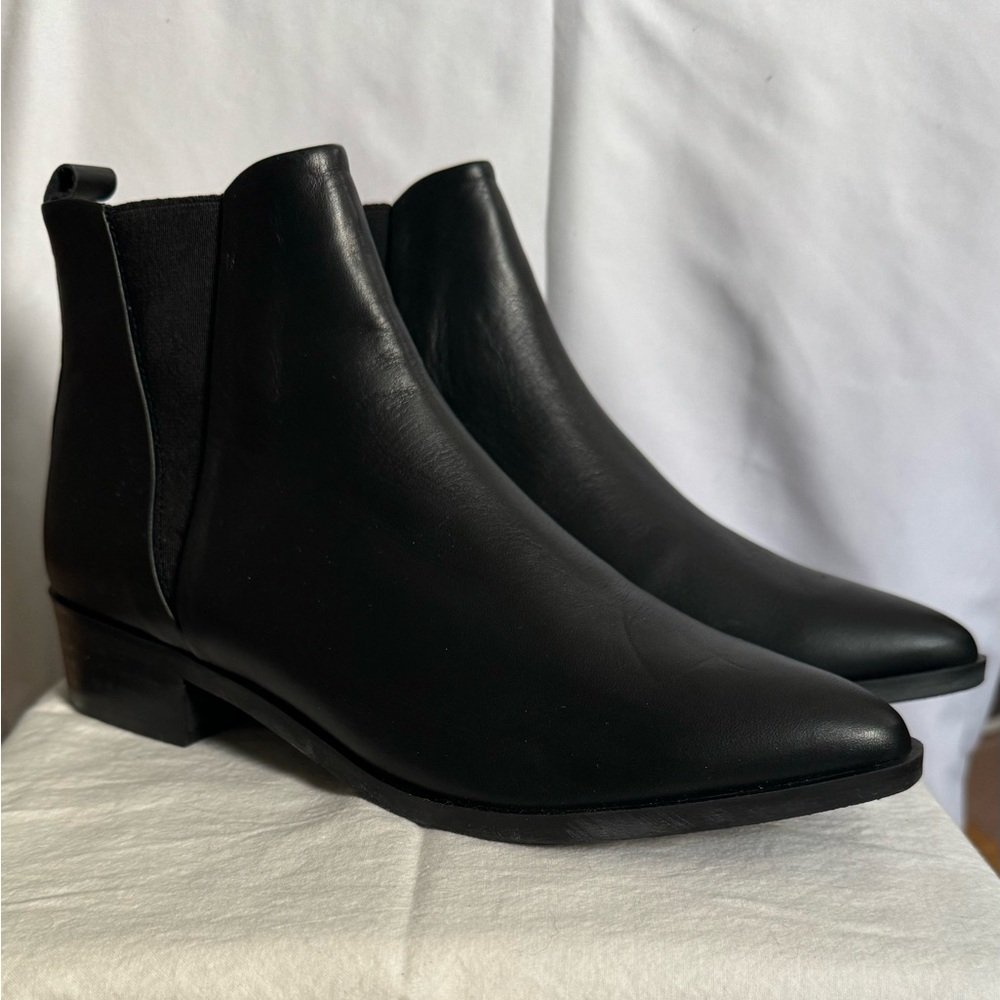 Frank & Oak - Brand New Palace Chelsea boots - Black leather - Size 7